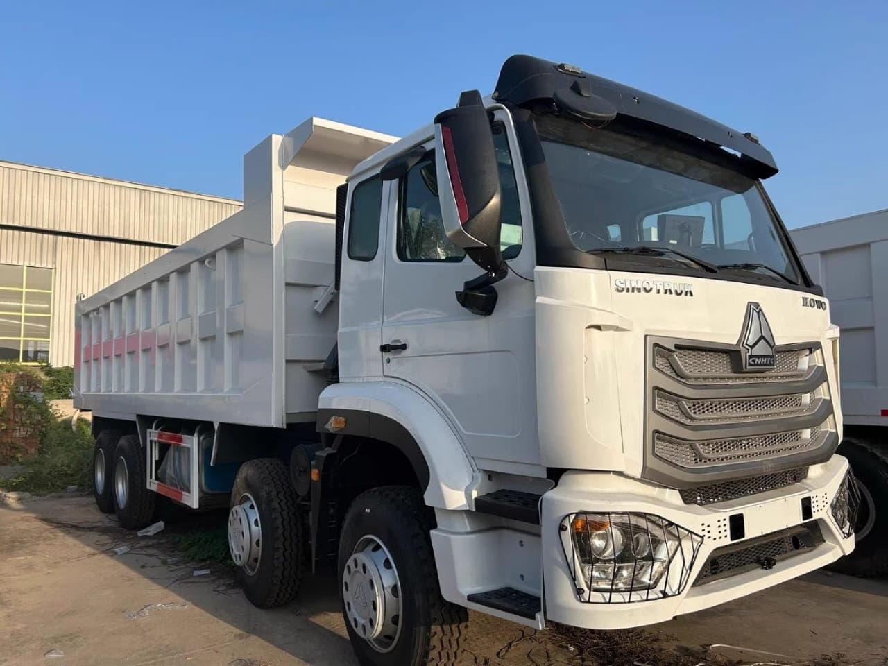 2025 Sinotruck HOWO 375 thumbnail 4